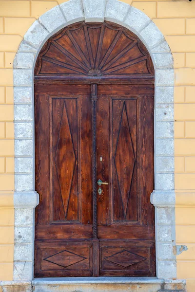 Eingangstuer Die Kirche — Stock fotografie