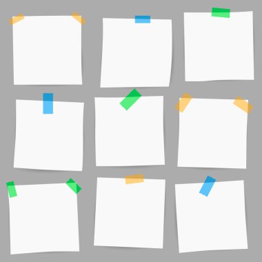 Uyarı mektubu kağıt etiket üzerinde gri arka izole