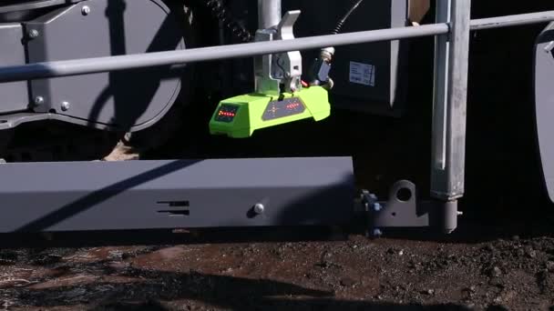 Straßenbaumaschine Arbeit Asphaltfertiger Automation Straßenbau — Stockvideo