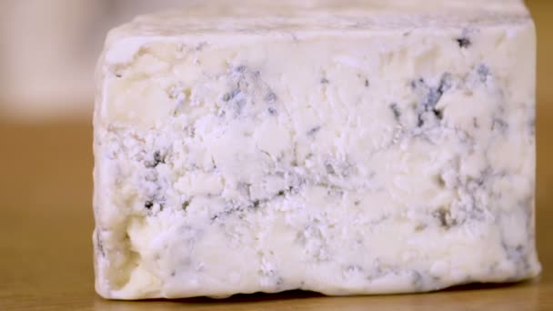 Brânză Brânză Albastră Parfumată Mucegai Nobil Textura Brânzei Albastre — Videoclip de stoc