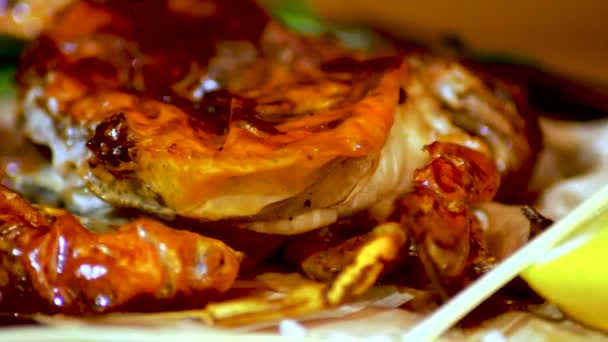 Restaurant Dish Fried Crab Oil Spicy Herbs Lemon Garlic — Stock Video