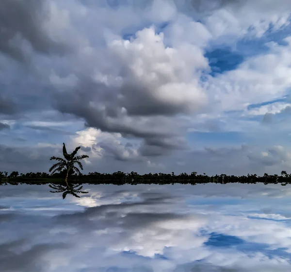 Sunset Village Environment India Blue Sky Reflects Black White Clouds — Stock Photo, Image