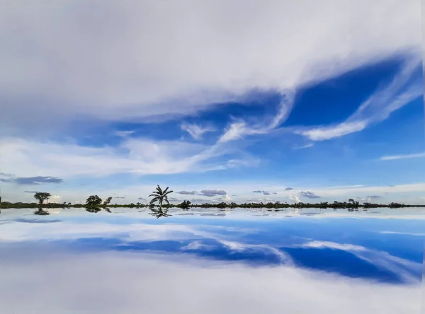 Ambiente Rural India Las Nubes Blancas Cielo Azul Atardecer Sombra — Foto de Stock