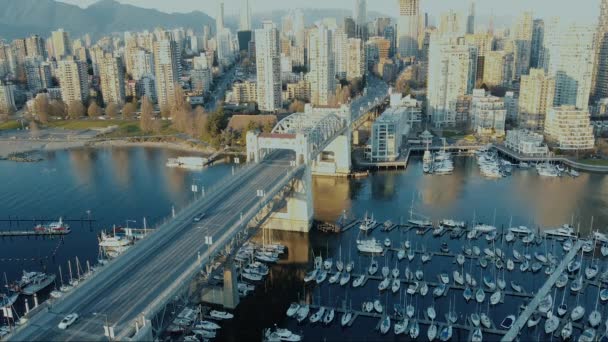 Uitzicht Brug Met Jachthaven Aan Voorkant Ook Het Centrum Bergen — Stockvideo