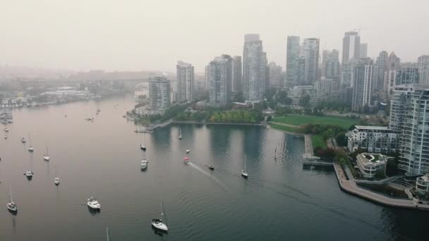 Smoke Fog Vancouver Sunny Day Yachts Anchored Downtown Back — Stock Video