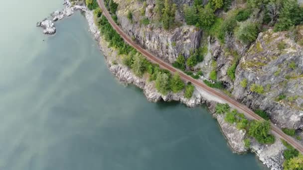 Vue Haut Vers Bas Chemin Fer Sur Rivage Rocheux Avec — Video