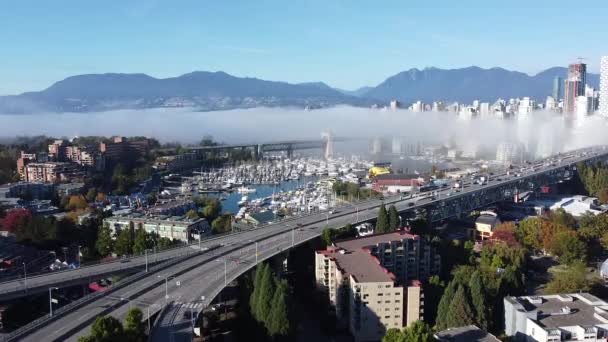 Fotografia Aérea Centro Vancouver Ponte Dia Ensolarado Com Fumo — Vídeo de Stock