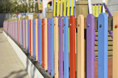 renkli, renkli, kalem, beyaz, mavi, izole edilmiş, çit, okul, sarı, yeşil, kırmızı, soyut, ahşap, eğitim, gökkuşağı, kalem, çizim, turuncu, mimari, desen, sanat, ofis, tasarım, ahşap, iş