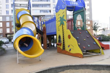 oyun parkı, park, sanayi, boru, endüstriyel, eğlence, oyun, santral, boru hattı, açık hava, ekipman, metal, gaz, çocuklar, petrol, çocuk, fabrika, renkli, sarı, inşaat, mavi, su, elektrik, yaz