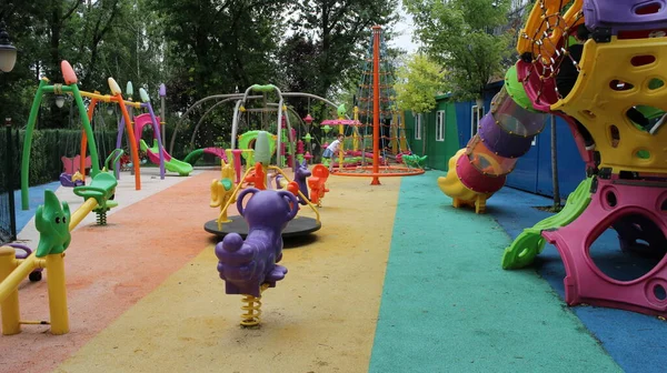 Criança Playground Parque Diversão Criança Infância Brincar Crianças Menino Feliz — Fotografia de Stock