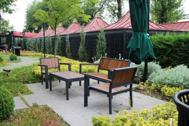 bank, park, bahçe, ağaç, çim, yeşil, ahşap, koltuk, doğa, yaz, açık hava, dinlenme, sandalye, oturma, açık hava, ağaçlar, dinlenme, bahar, hiç kimse, çalı, mobilya, patika, bitki,