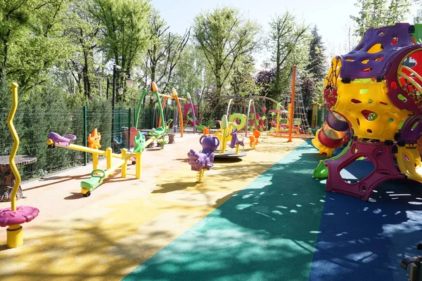 Patio Infancia Juego Parque Aire Libre Juego Diapositiva Diversión Niño — Foto de Stock