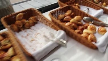 kahvaltı, yemek, ekmek, peynir, Türk yemeği, geleneksel çay, domates, tabak, lezzetli, salatalık, sağlıklı, zeytin, hindi, brunch, masa, yumurta, mutfak, sabah, Akdeniz, reçel, beyaz, içecek, bal, tereyağı