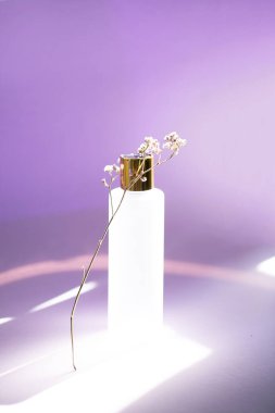 Altın kapaklı Matte kozmetik şişe