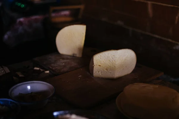 Fromage fait maison à la campagne — Photo