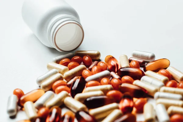 Sortiment Farmaceutické Medicíny Pilulky Tablety Kapsle Pilulky Pozadí Hromada Různých — Stock fotografie