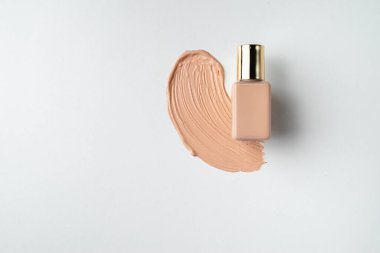 Vakıf kapansın. Beyaz Arkaplanda Sıvı Kurumu Lekesi