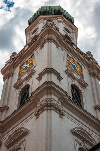 Részlet Katolikus Gótikus Szent István Székesegyház Harangtornyáról Passauban Németországban — Stock Fotó