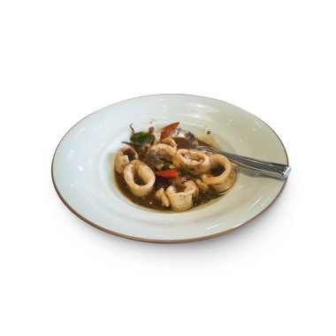 Tay ünlü gıda: Tavada kızartılmış deniz ürünleri (kalamar) izole beyaz arka plan üzerinde