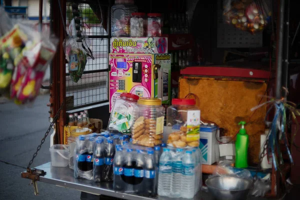 サムット プラカンにある 2019 ヴィンテージ食料品車タイのスーパー — ストック写真
