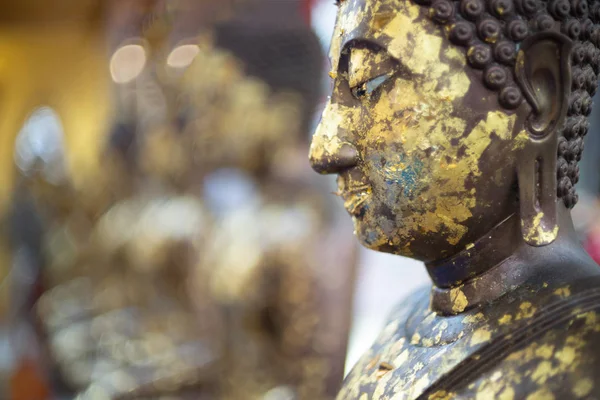 Estado budista dourado no estilo de arte — Fotografia de Stock