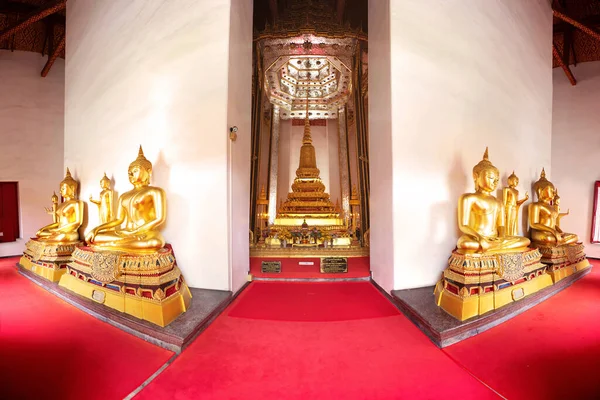 Templo Público Destino Famoso Tailândia Relíquias Buda Wat Mahathat Yuwaratrangsarit — Fotografia de Stock