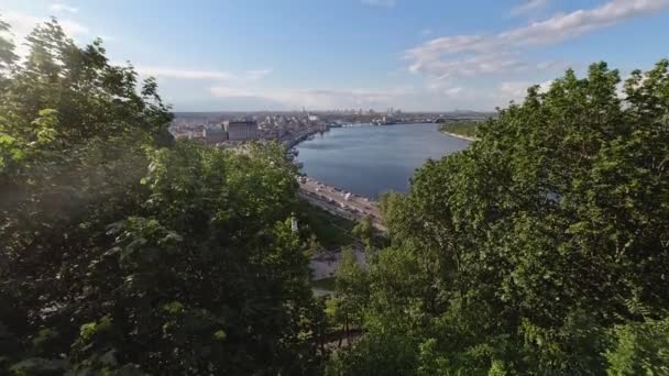 Blick Auf Den Fluss Dniepro Und Den Bezirk Podol Einem — Stockvideo