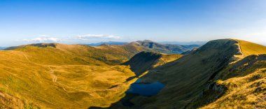 Güneşli bir günde Karpat Dağları Panoraması, Ukrayna