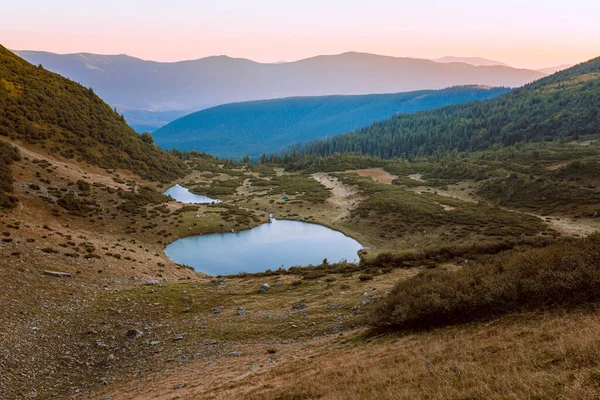 Sabahın köründe Dağ Gölü