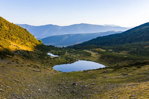 Lago Limpio Los Cárpatos — Foto de Stock