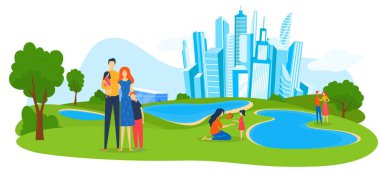 Summer City Park vektör ilüstrasyonunda aile, çizgi film yassı anne ve baba ve çocuklar Kentsel Yeşil Park 'ta birlikte vakit geçiriyorlar.