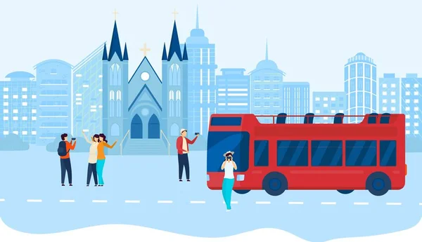 Люди на городской туристической автобусной экскурсии векторная иллюстрация, мультфильм плоский путешественник туристические персонажи группы посещения достопримечательностей ориентир — стоковый вектор
