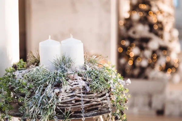 Bir Noel çelenk dört mum ile advent, favo sembolüdür