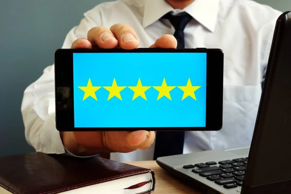 Man Holding Smartphone Five Stars Rating Customer Satisfaction — Stock Photo, Image