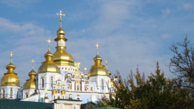 Kiev, Ukrayna - 28 Ekim 2018. Kiev Ortodoks St. Michael'ın Katedrali. Sunny sonbahar günü.