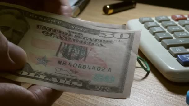 Homem Segurando Contando Notas Dólar Conceito Riqueza Poupança — Vídeo de Stock