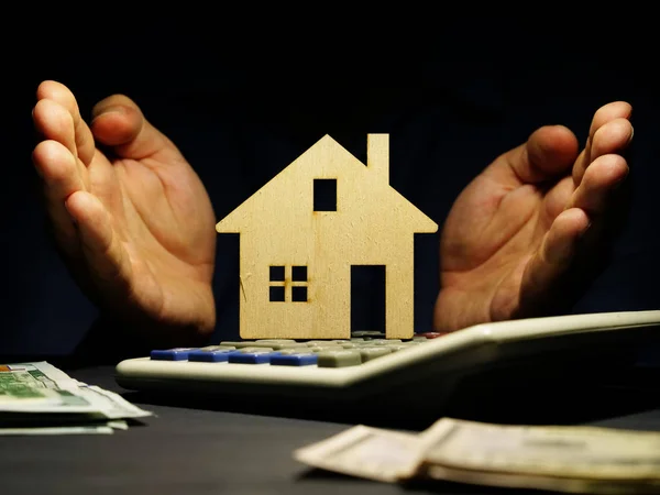 Модель Дома Калькулятор Деньги Ипотечный Кредит Недвижимость — стоковое фото