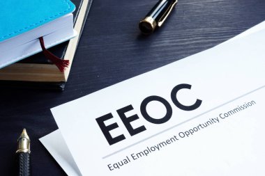 Eşit istihdam fırsatı Komisyonu Eeoc belge ve kalem bir tablo.