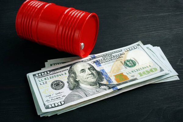 Красная нефтяная бочка и деньги. Цены на нефть и торговля
.