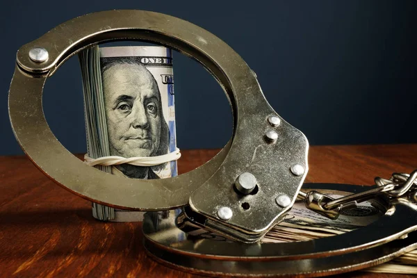 Straf Oder Kautionsrecht Geld Und Handschellen — Stockfoto