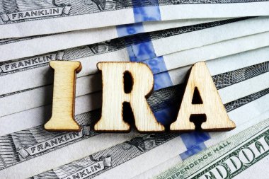 Ira bireysel emeklilik hesabı harfler Doları banknot üzerinde.