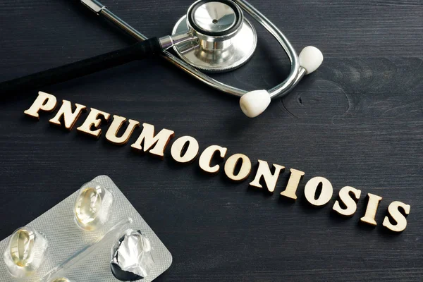 Diagnosi Pneumoconiosi Stetoscopio Pillole Sulla Scrivania — Foto Stock