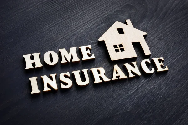 Words Home Insurance Model House Wood — Stock Photo, Image