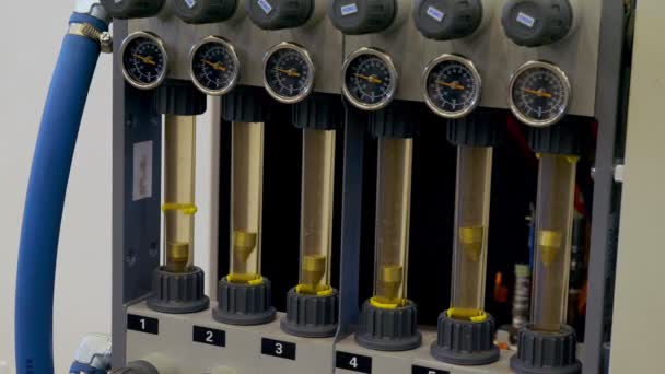 Zařízení Hydraulického Analogového Průmyslového Měření Továrně Přístroje Pro Měření Indikační — Stock video