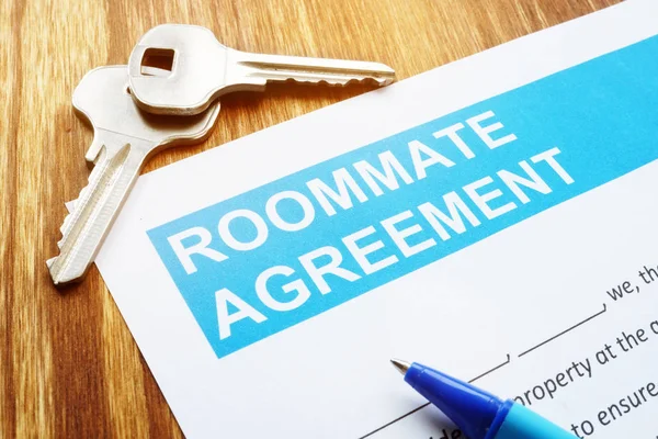 Roommate agreement for rent room and keys.