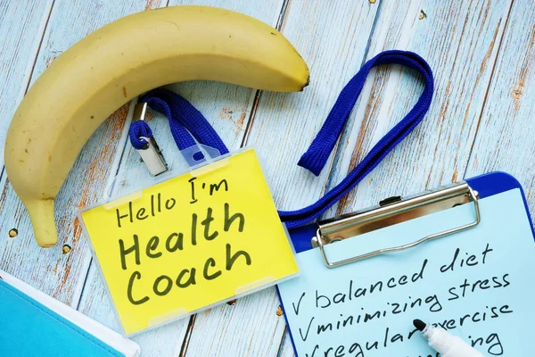Health coach badge and check list with clipboard. — Stock Photo, Image
