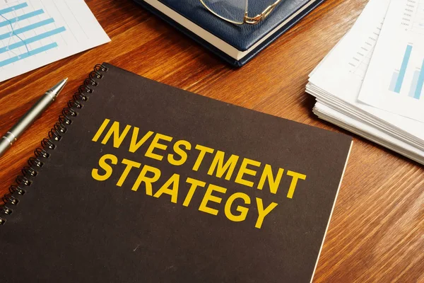 Informe sobre la estrategia de inversión y documentos empresariales . —  Fotos de Stock