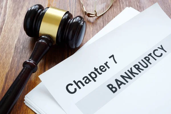 Chapter 7 Bankruptcy documents and gavel. — Stock Photo, Image