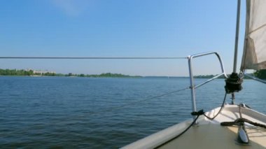 Yelkenli Yat Ashore 'dan Bir Yaz Günü Görünümü.
