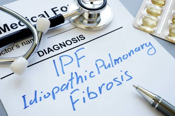 Medical form and diagnosis IPF idiopathic pulmonary fibrosis. — Stock Photo, Image